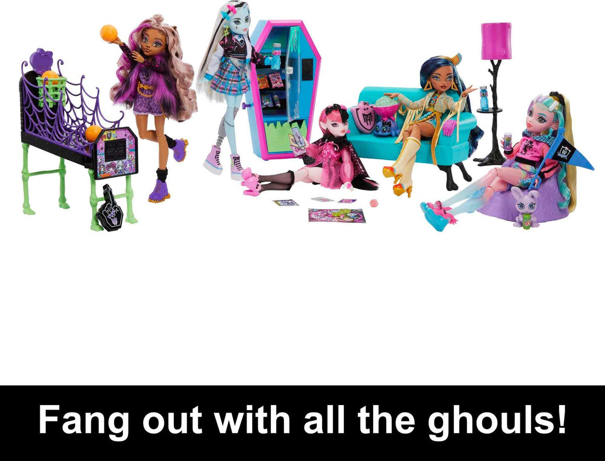 Doll House Furniture and Themed Accessories Playset E377