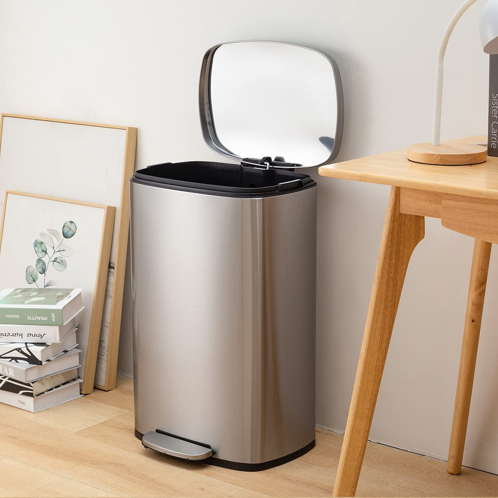 13 Gallon Steel Trash Can with Lid G2575
