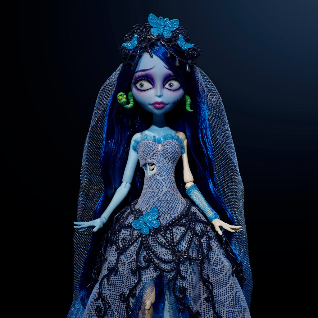 Corpse Bride Emily Doll in Spiderweb Wedding Dress with Accessories E477